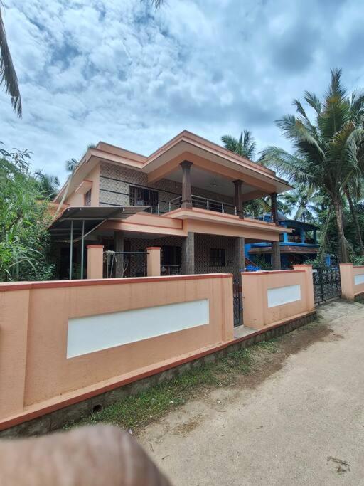 Sharvari Home Stay Udupi Buitenkant foto