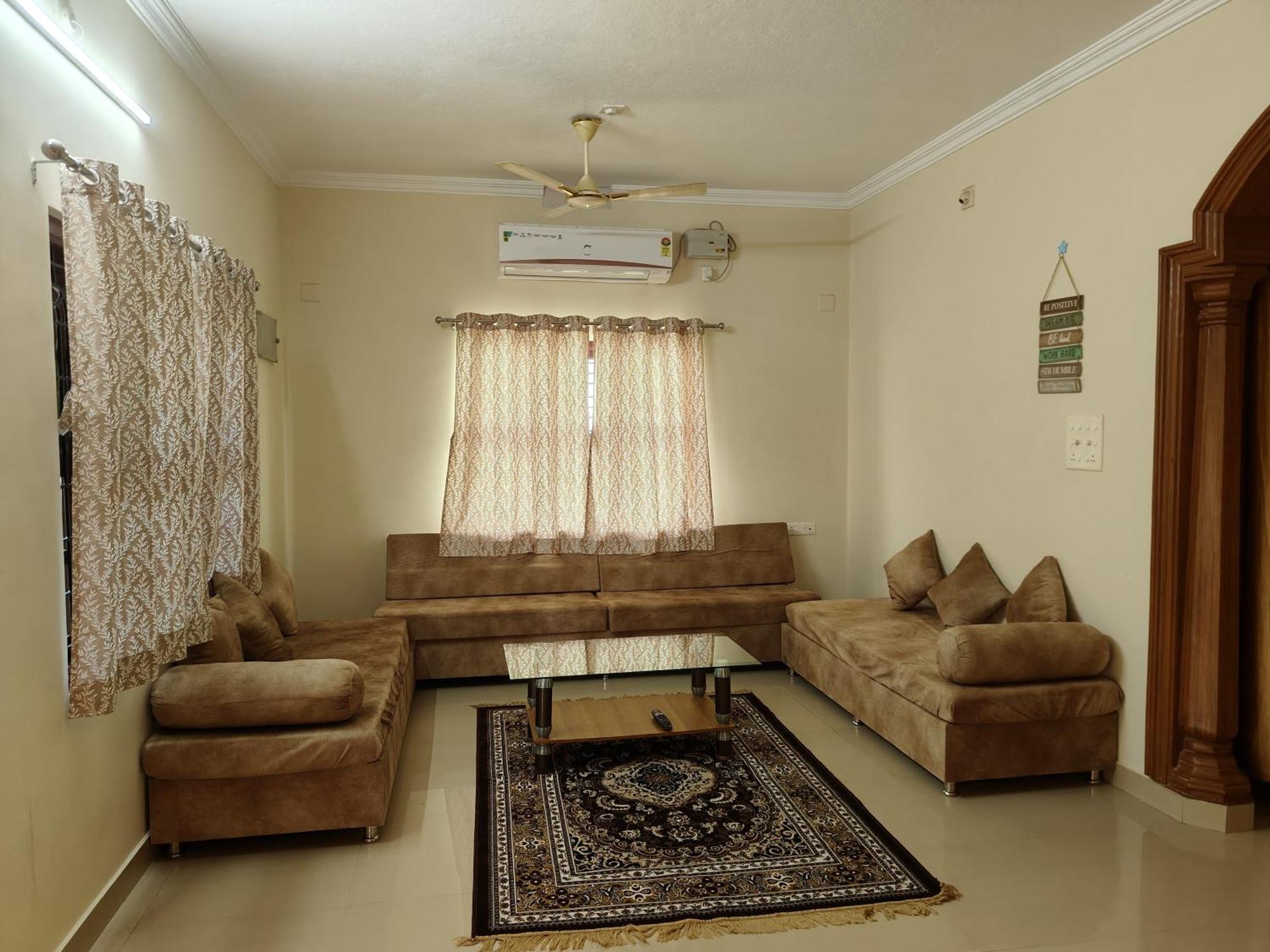 Sharvari Home Stay Udupi Buitenkant foto